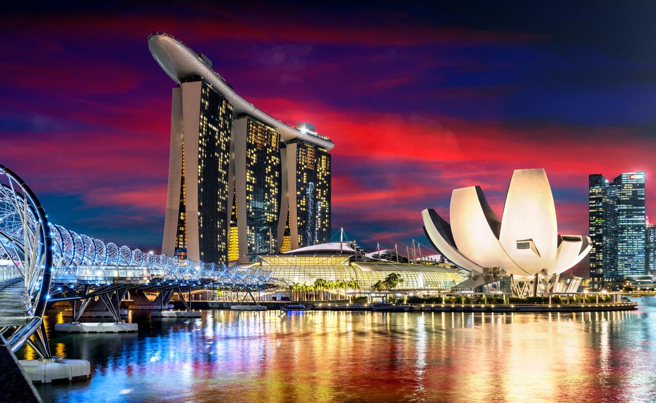 Singapur Marina Bay am Abend.