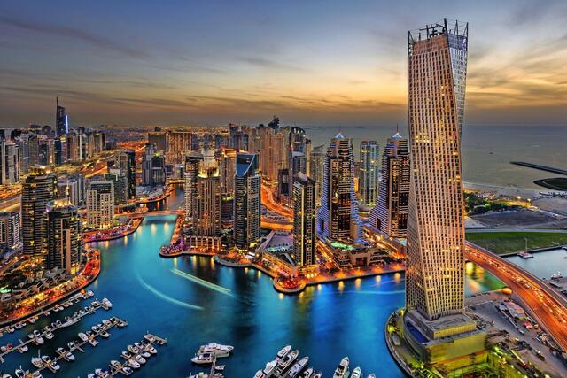 Abu Dhabi, Dubai und Doha