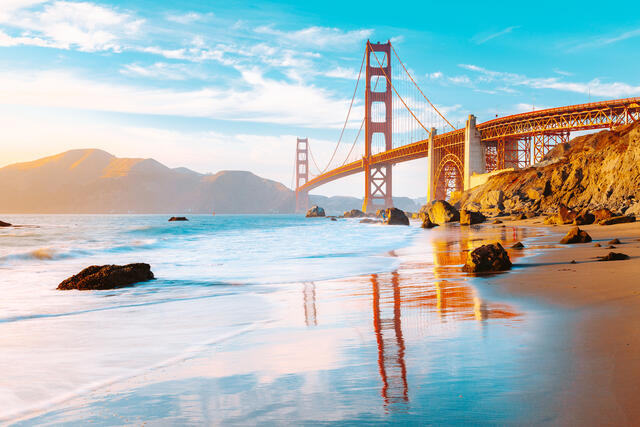 Golden Gate Bridge at sunset, San Franciscohttp://www.emileweber.test/sites/default/files/upload/media/image/2024-10/AdobeStock_279673243.jpeg, California, USA