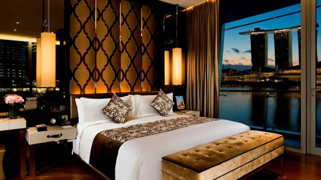 The Fullerton Bay