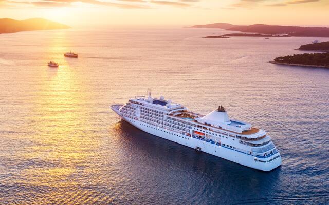 Cruise Ship