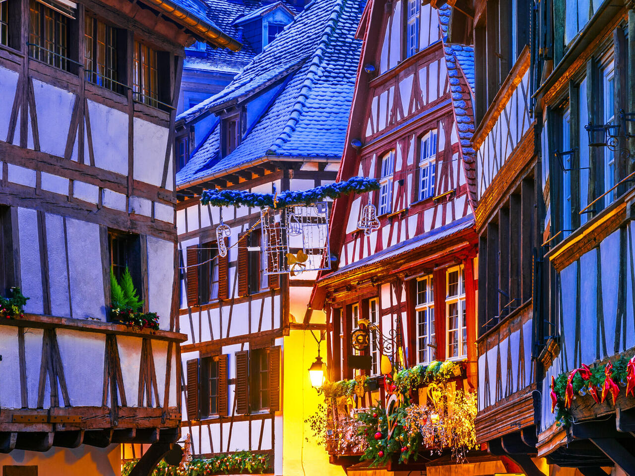 Féerie des marchés de Noël en Suisse et en Alsace au fil du Rhin